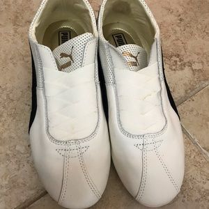 Puma women sneaker size 6